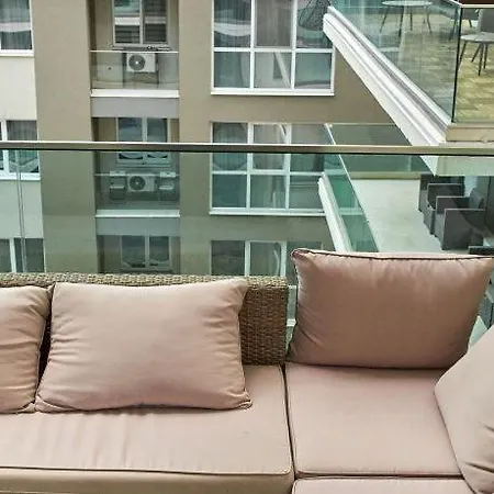 Lovely Blue Waves Apartment *